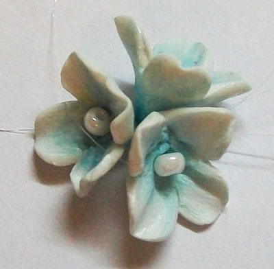 Серьги с цветами из полимерной глины