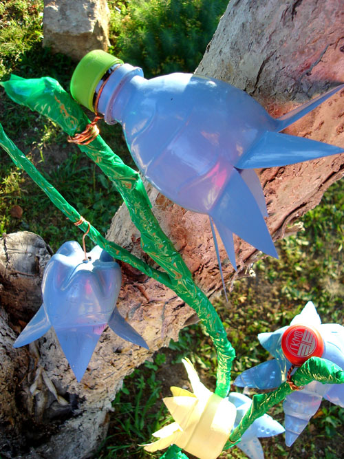 Сборка цветов из пластиковых бутылок